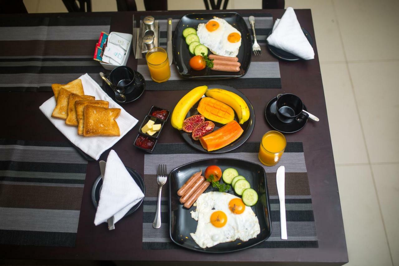 Saveira Colombo Hotel Bagian luar foto