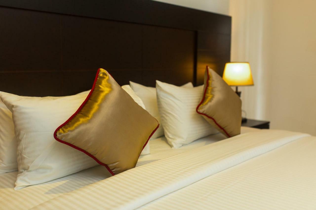 Saveira Colombo Hotel Bagian luar foto