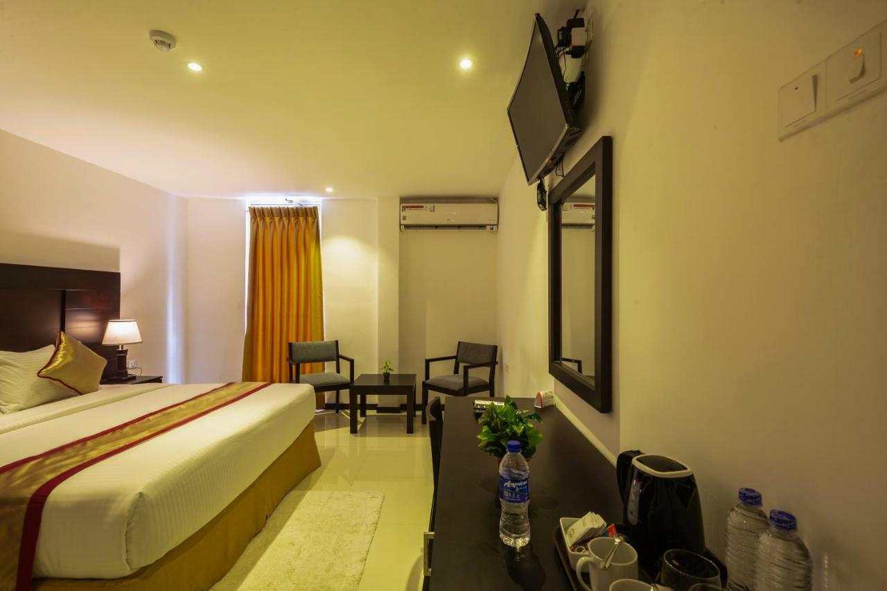 Saveira Colombo Hotel Bagian luar foto