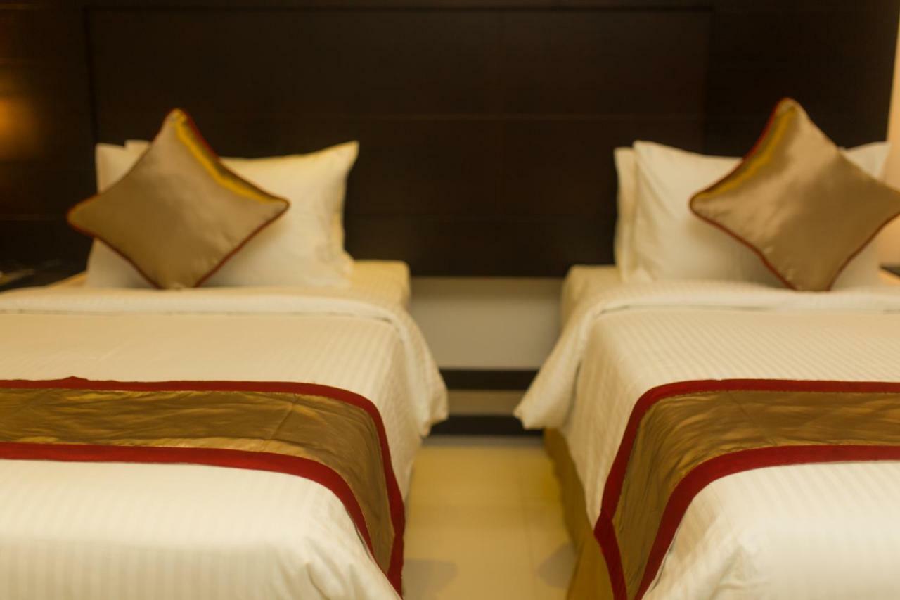 Saveira Colombo Hotel Bagian luar foto